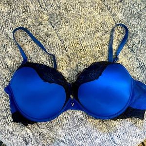 Victorias Secret Very Sexy Push Up Bra 38C